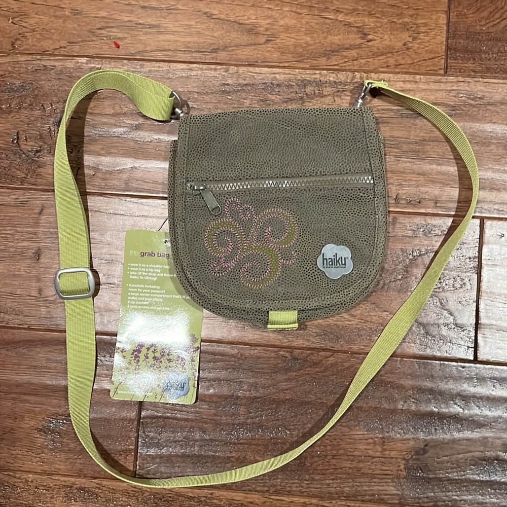 NWT Haiku Grab Bag - hip bag shoulder bag - 5 pockets -adjustable-washable vegan